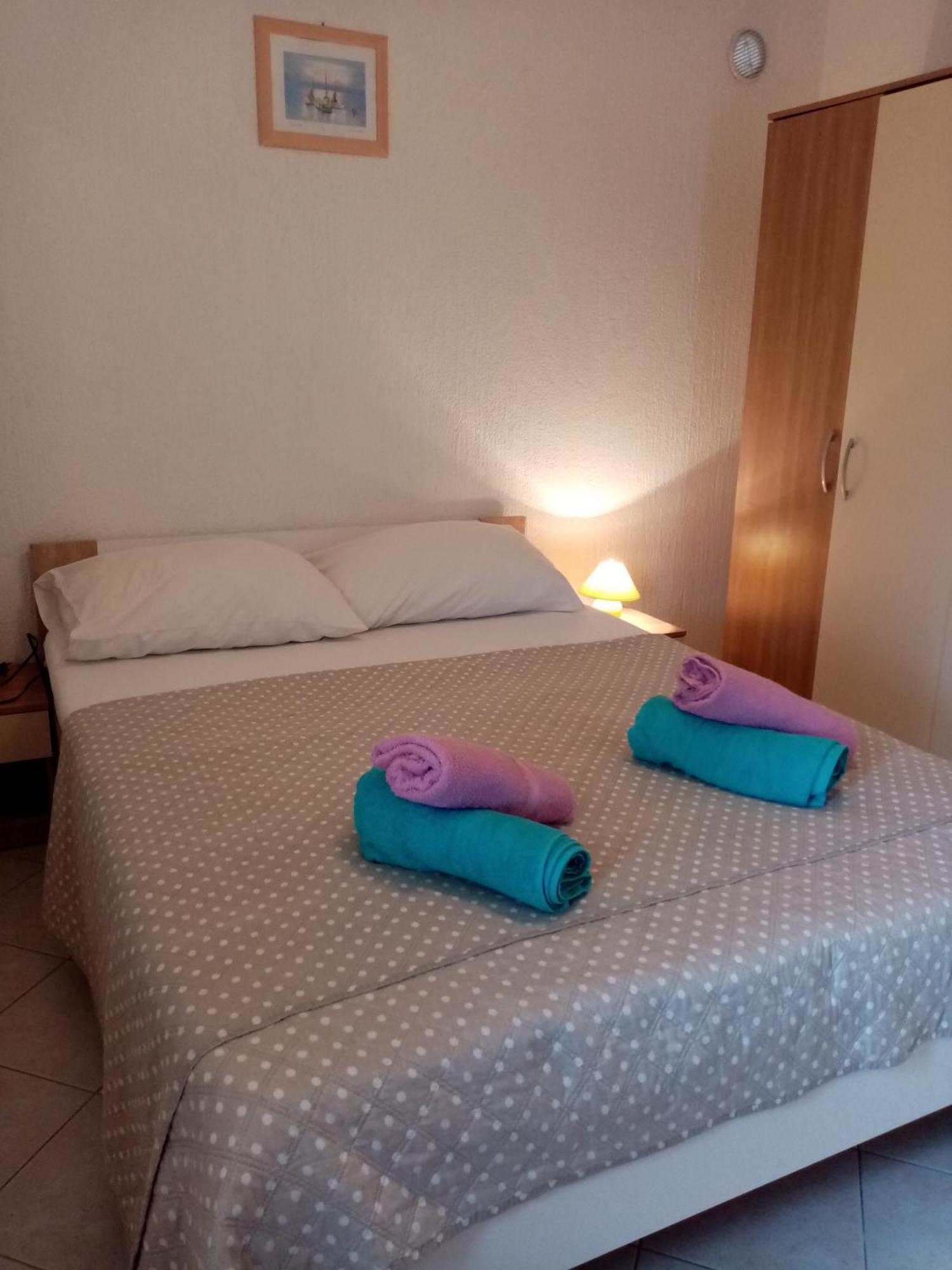 Apartmani Gero Lopar Chambre photo